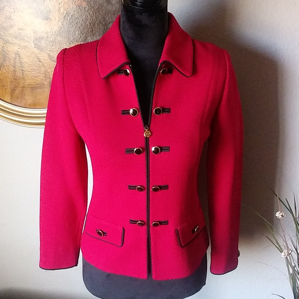 NWOT St John Red and Black Zip Up Knit Jacket. Size 2